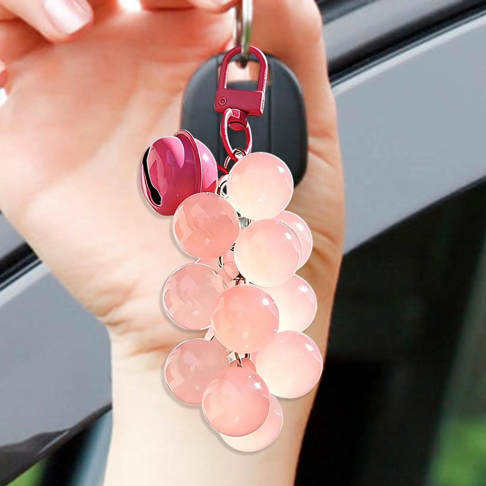 UV Color-Changing Grape Bag Charm – Sun-Sensing Fruit Keychain for Purses & Bags