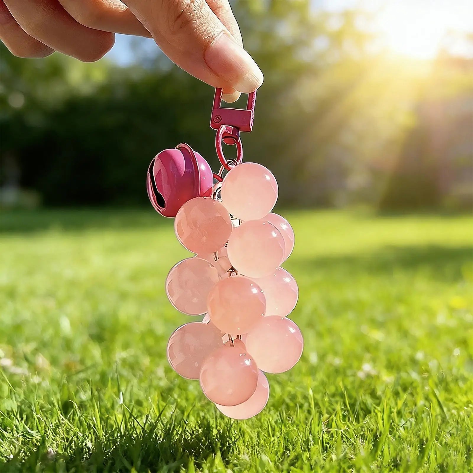 UV Color-Changing Grape Bag Charm – Sun-Sensing Fruit Keychain for Purses & Bags