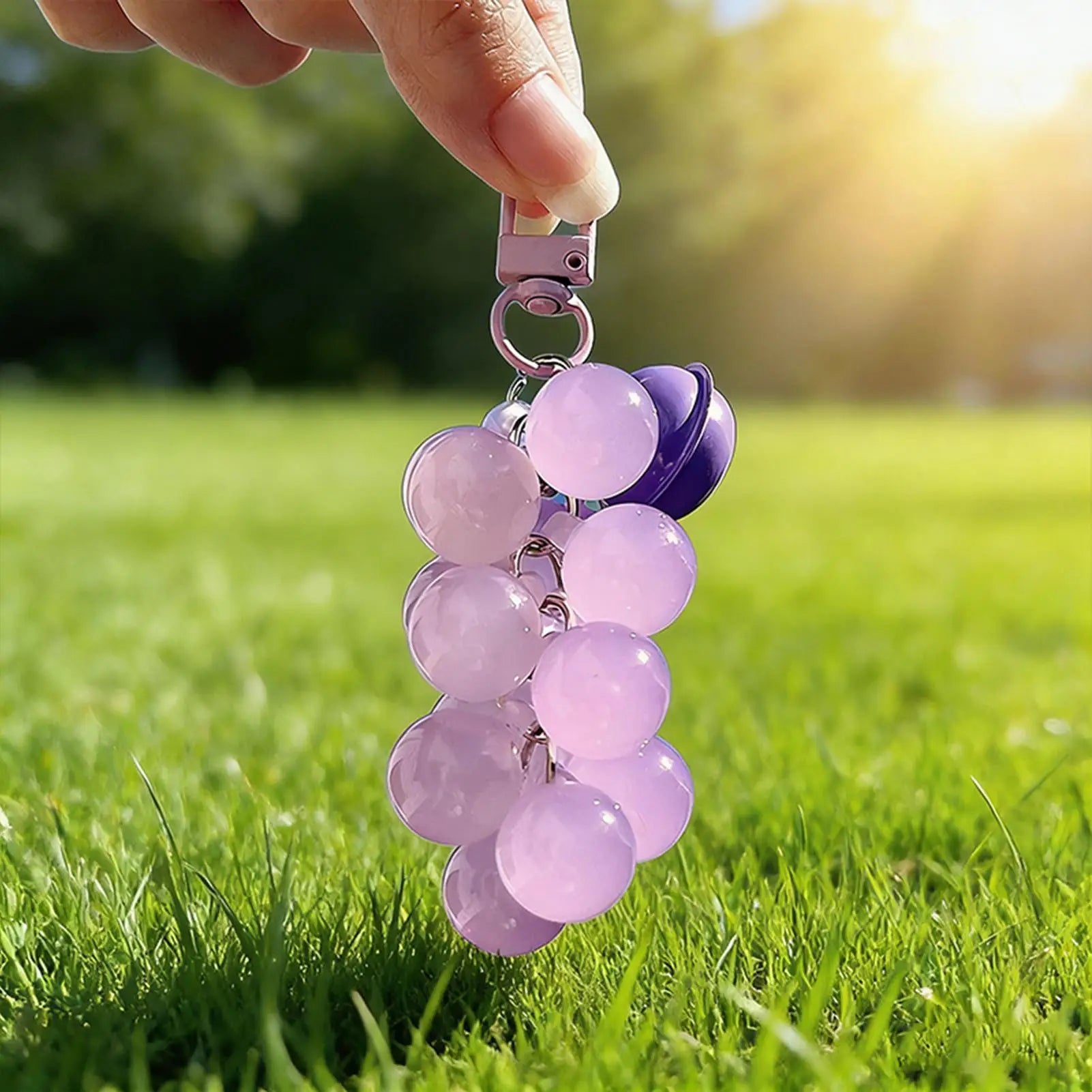 UV Color-Changing Grape Bag Charm – Sun-Sensing Fruit Keychain for Purses & Bags