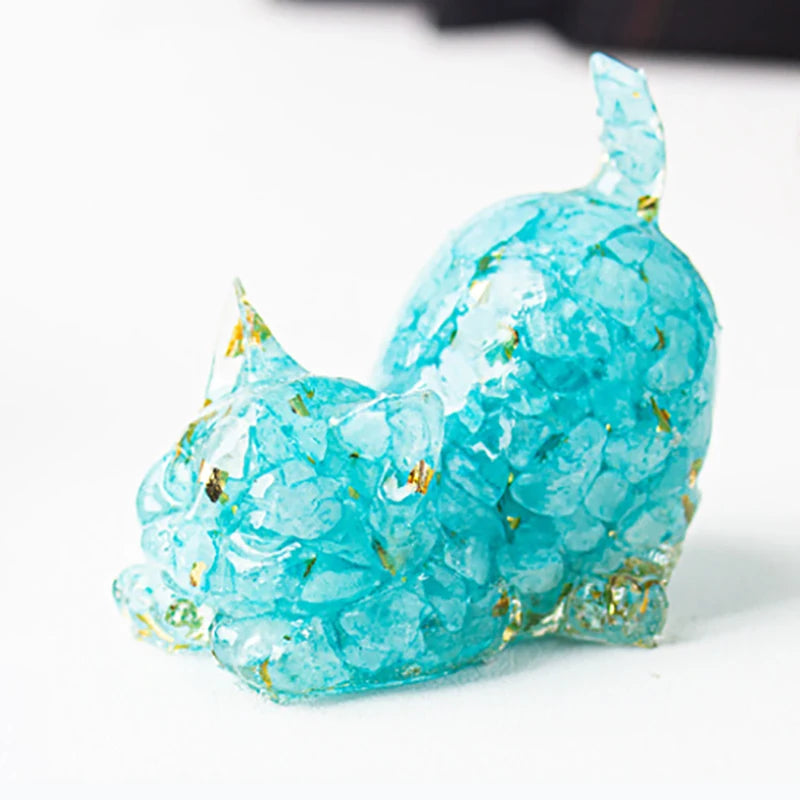 Natural Crystal Cat Figurine — Stone Sculpture Desktop Décor